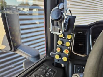 R520 V8 6x2 HOOKLIFT / FULL AIR / RETARDER