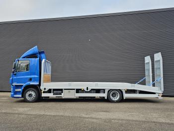 CF 290 E6 OPRIJWAGEN/ MACHINE TRANSPORT