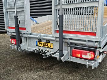 CF 290 E6 OPRIJWAGEN/ MACHINE TRANSPORT