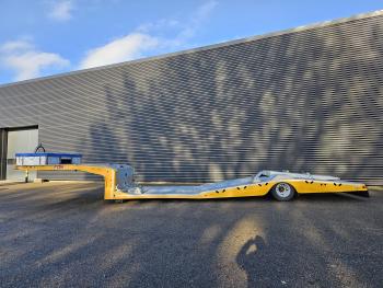 19 / TRUCK TRANSPORTER / ABSCHLEPP