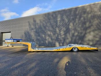 19 / TRUCK TRANSPORTER / ABSCHLEPP