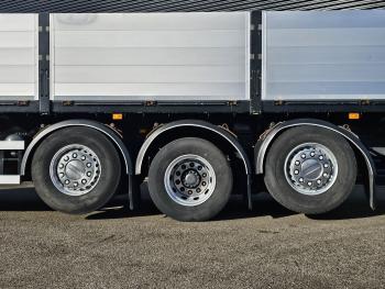 FM 420 8x2-6 / VEB+ / NL TRUCK