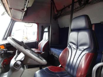Volvo NH 12.460 / 4x2 / GLOBETROTTER / MANUAL GEARBOX