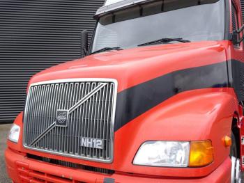 Volvo NH 12.460 / 4x2 / GLOBETROTTER / MANUAL GEARBOX