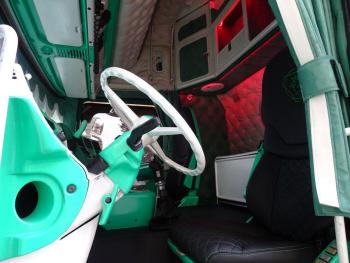 R164.480 4x2 / RETARDER / MANUAL / SHOWTRUCK