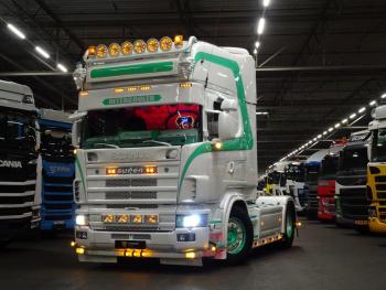 R164.480 4x2 / RETARDER / MANUAL / SHOWTRUCK
