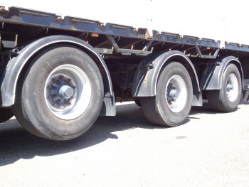 T3-003 / 2 x STEERING AXLE / 1 X LIFT AXLE