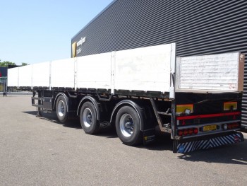 T3-003 / 2 x STEERING AXLE / 1 X LIFT AXLE