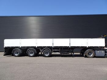 T3-003 / 2 x STEERING AXLE / 1 X LIFT AXLE