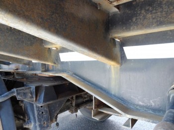 T3-003 / 2 x STEERING AXLE / 1 X LIFT AXLE