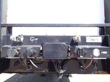 T3-003 / 2 x STEERING AXLE / 1 X LIFT AXLE
