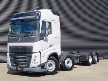 FH 500 / CHASSIS / 8x2/6 / LIFT STEERING AXLE / PTO
