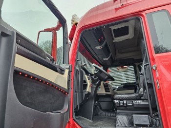 TGX 35.500 / 8x4-4 / HOOKLIFT / ABROLL-KIPPER