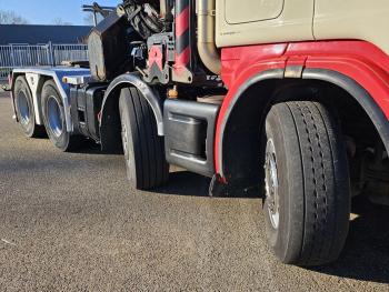 R164.480 V8 / 8x4 / EFFER 72 t/m CRANE / KRAN