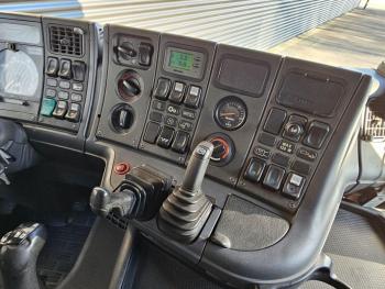 R164.480 V8 / 8x4 / EFFER 72 t/m CRANE / KRAN