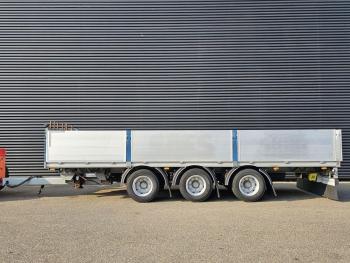 K324T / 3 AXLE / 2 X LIFT AXLE / TWIST-LOCKS